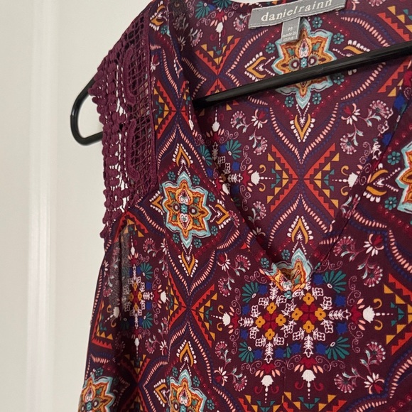 Daniel Rainn Women's Burgundy Patterned Blouse - Picture 5 of 6